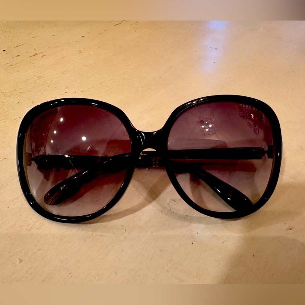 MARC by Marc Jacobs black sunglasses